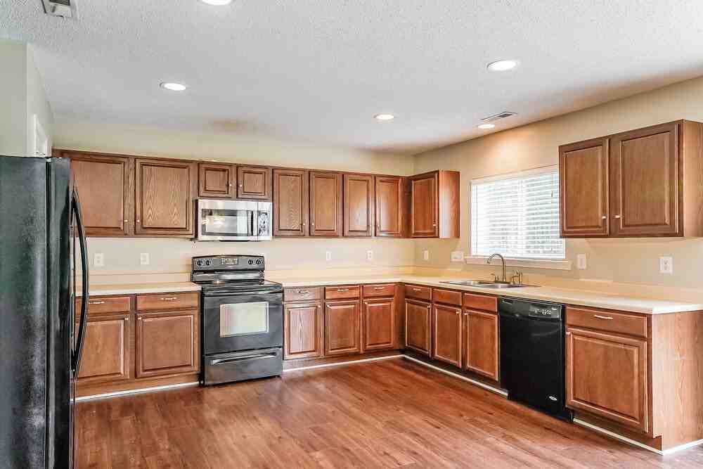 7211 Great Laurel Dr - Photo 7 of 17