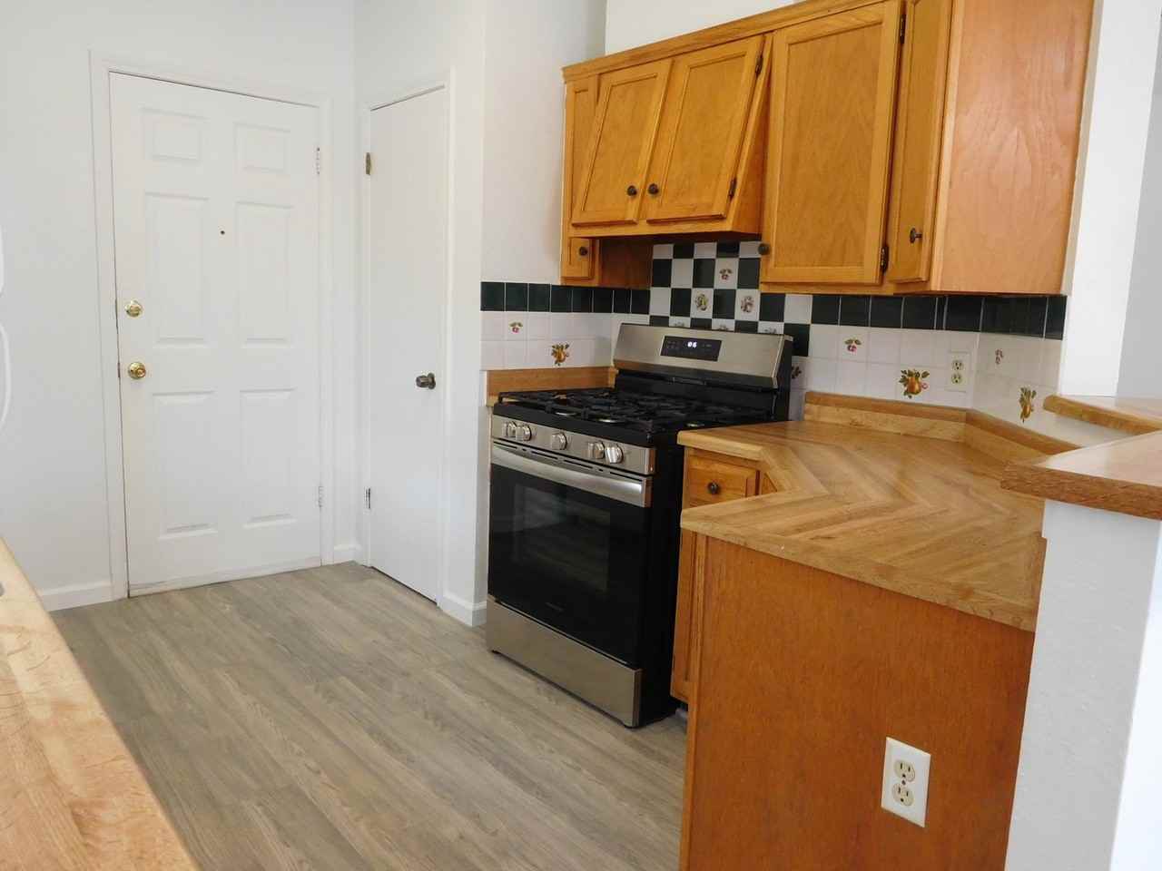 2202 Quiet Wood Dr - Photo 7 of 32