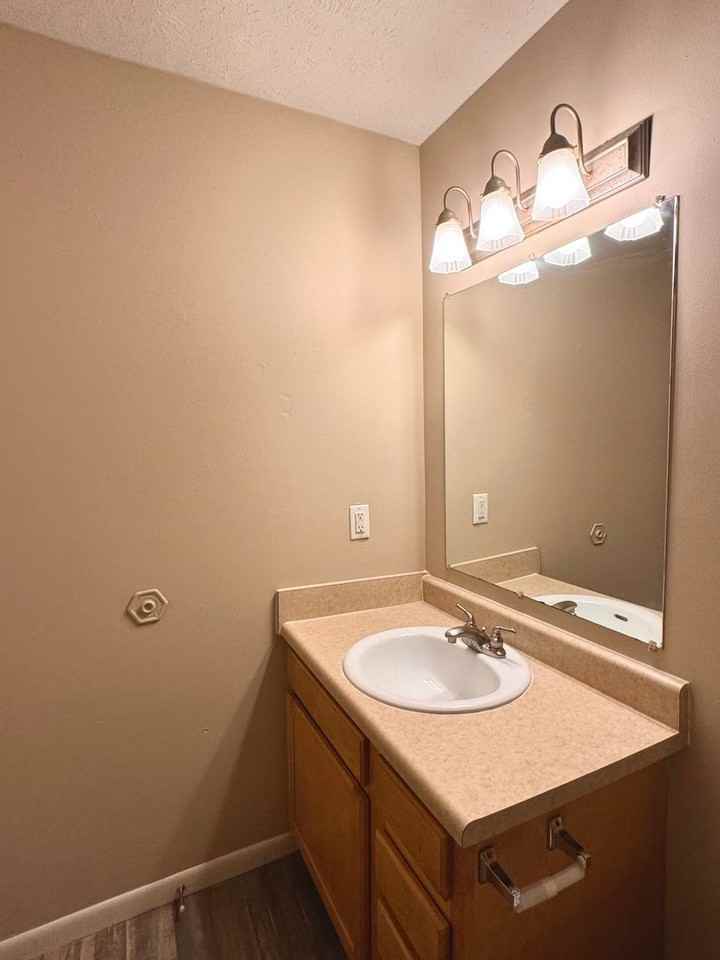 Bel Court Apartments - Photo 2 of 6