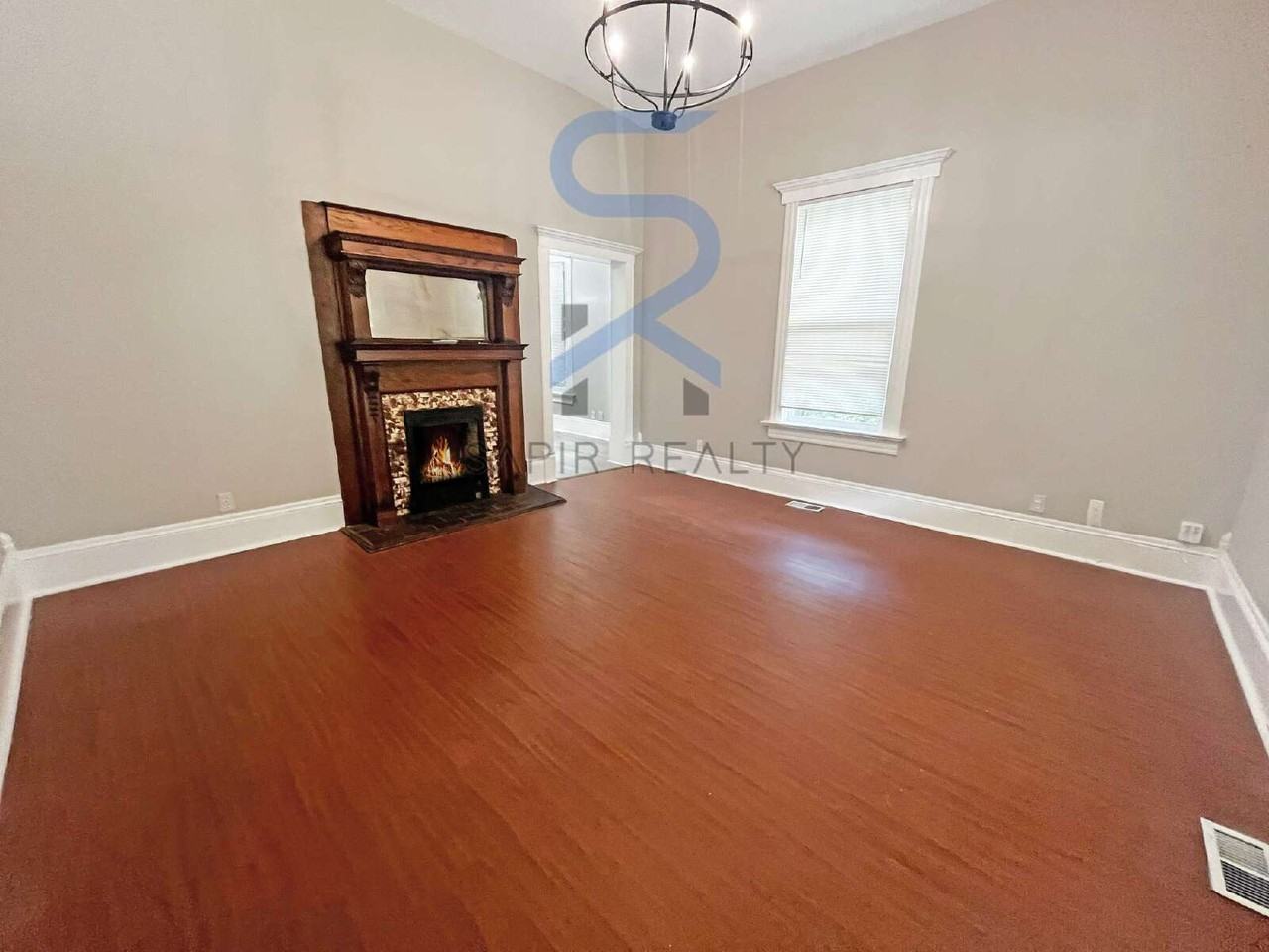 433 Park Ave Se Unit B - Photo 3 of 19