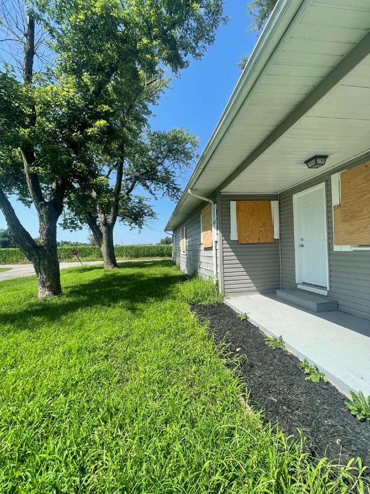 715 Sparks Avenue - Photo 2 of 9