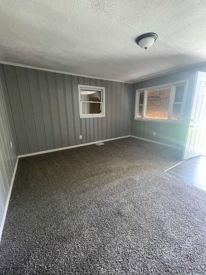 715 Sparks Avenue - Photo 4 of 9