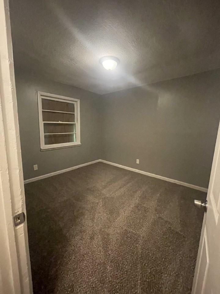 715 Sparks Avenue - Photo 7 of 9