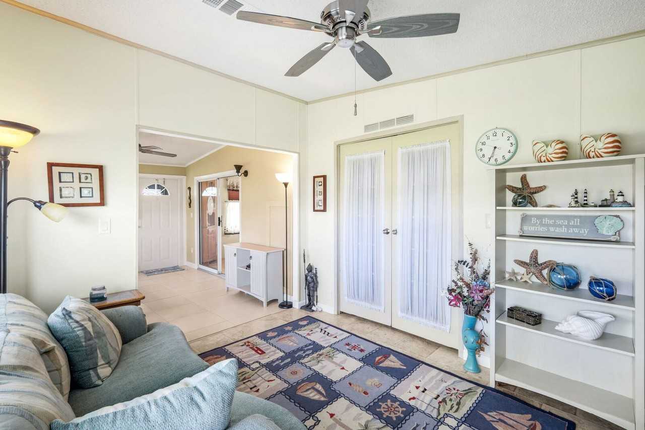 39 Umber Ct - Photo 4 of 21