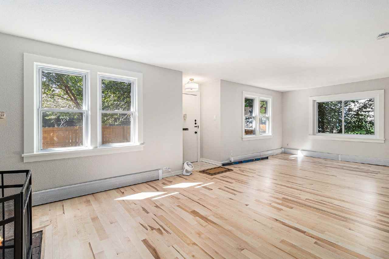 405 Pearl St - Photo 3 of 24