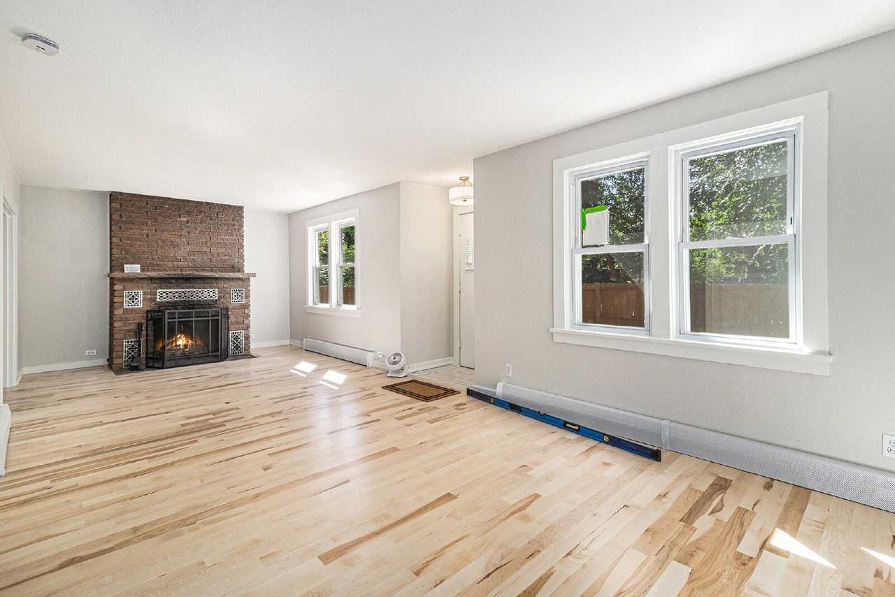 405 Pearl St - Photo 4 of 24