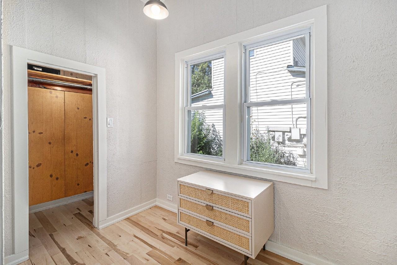 405 Pearl St - Photo 7 of 24