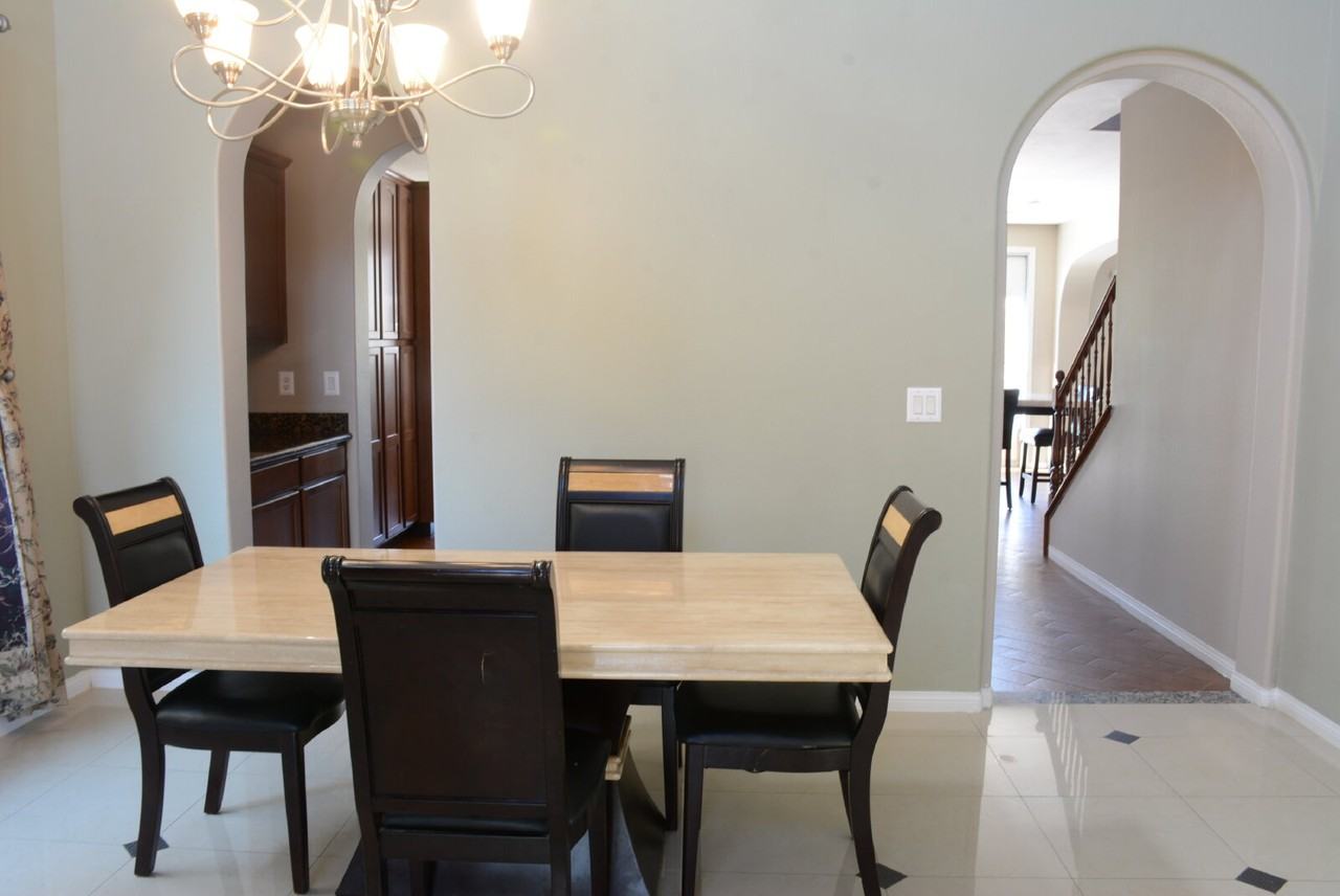 11631 Suburban Rd - Photo 3 of 30