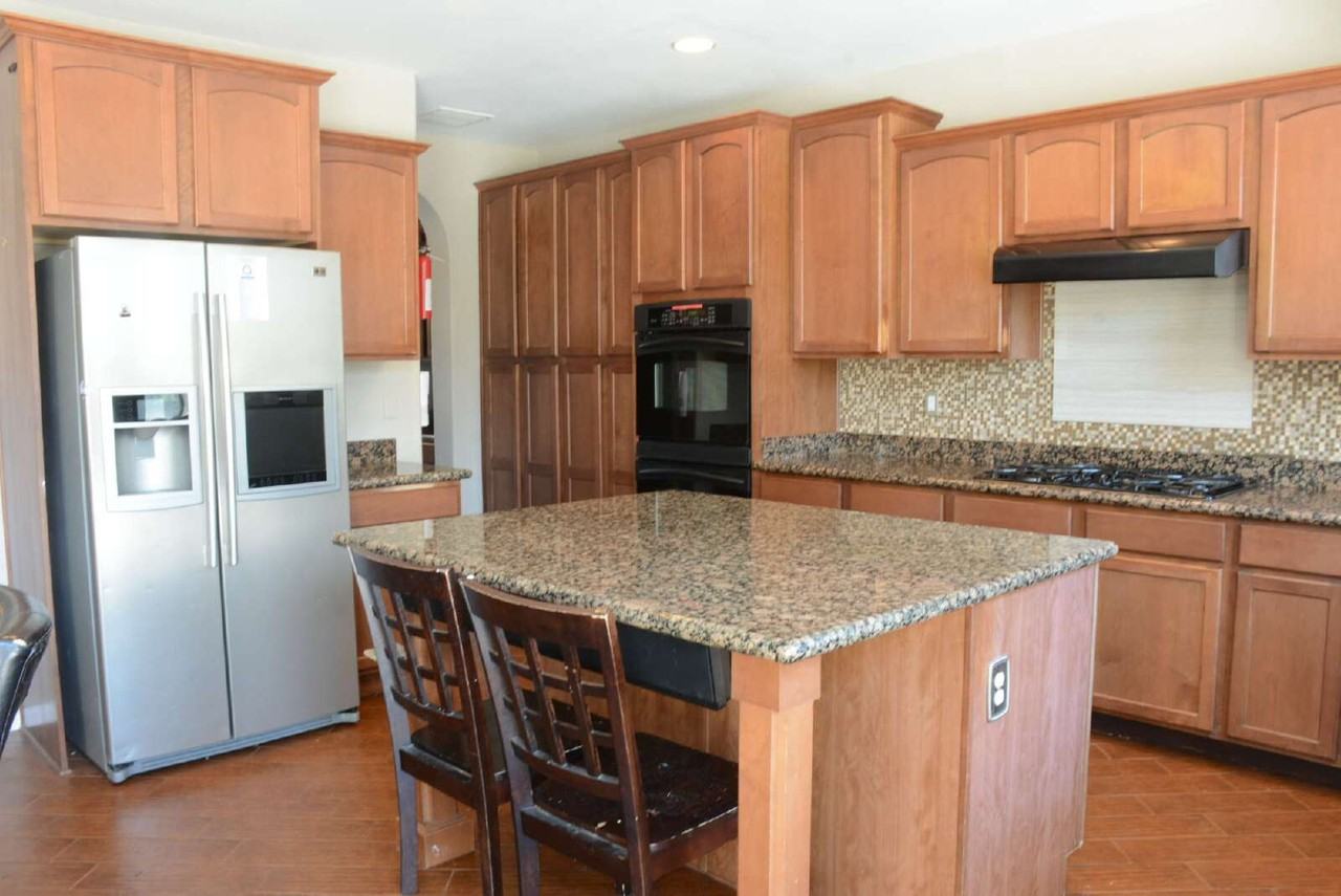 11631 Suburban Rd - Photo 6 of 30