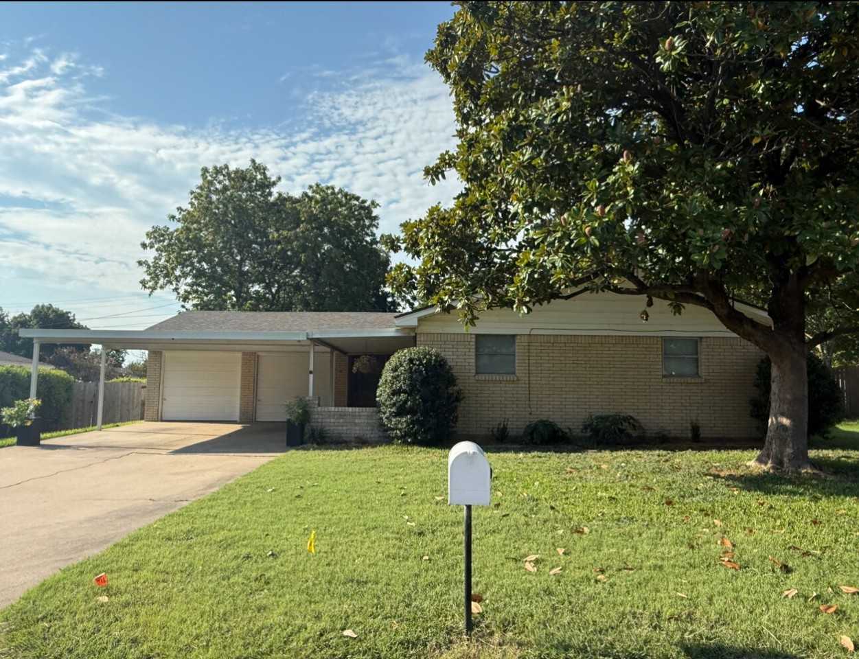 109 Redbud Cir - Photo 2 of 33