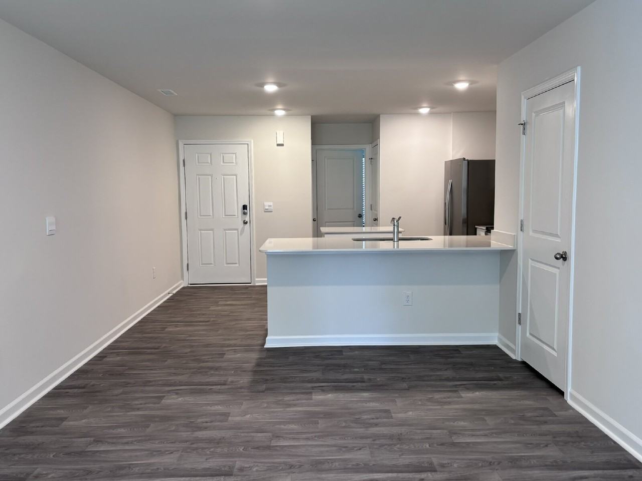 8550 Beckett Chase Way - Photo 2 of 14