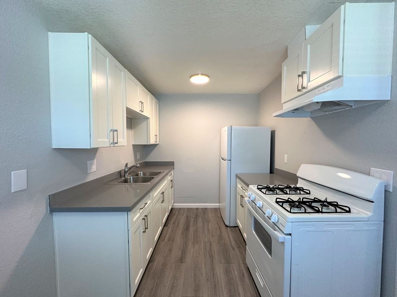 La Madera Apartments at 935 W. Swain Road - Photo 4 of 22