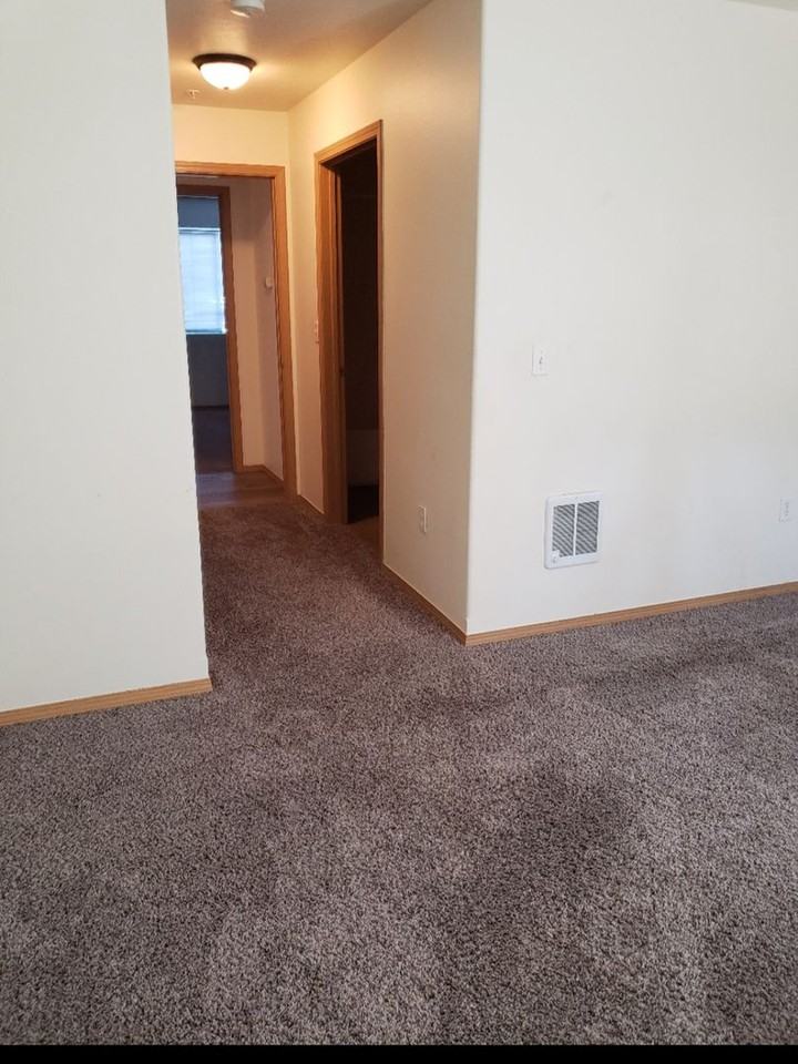 4500 - Photo 2 of 17