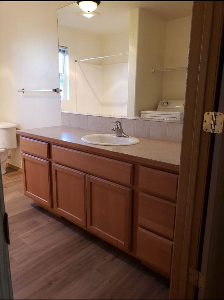 4500 - Photo 3 of 17