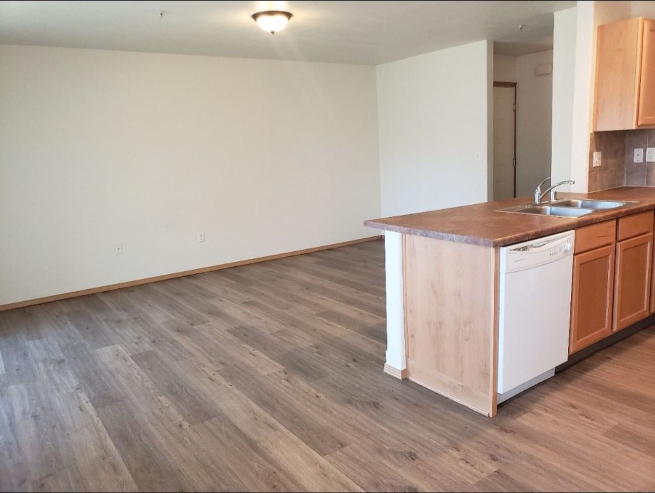 4500 - Photo 6 of 17