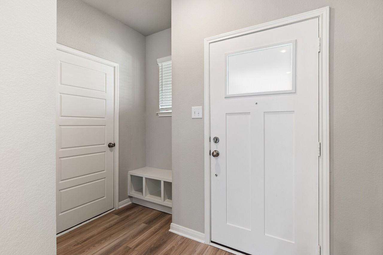 1304 Elise Ave - Photo 5 of 28