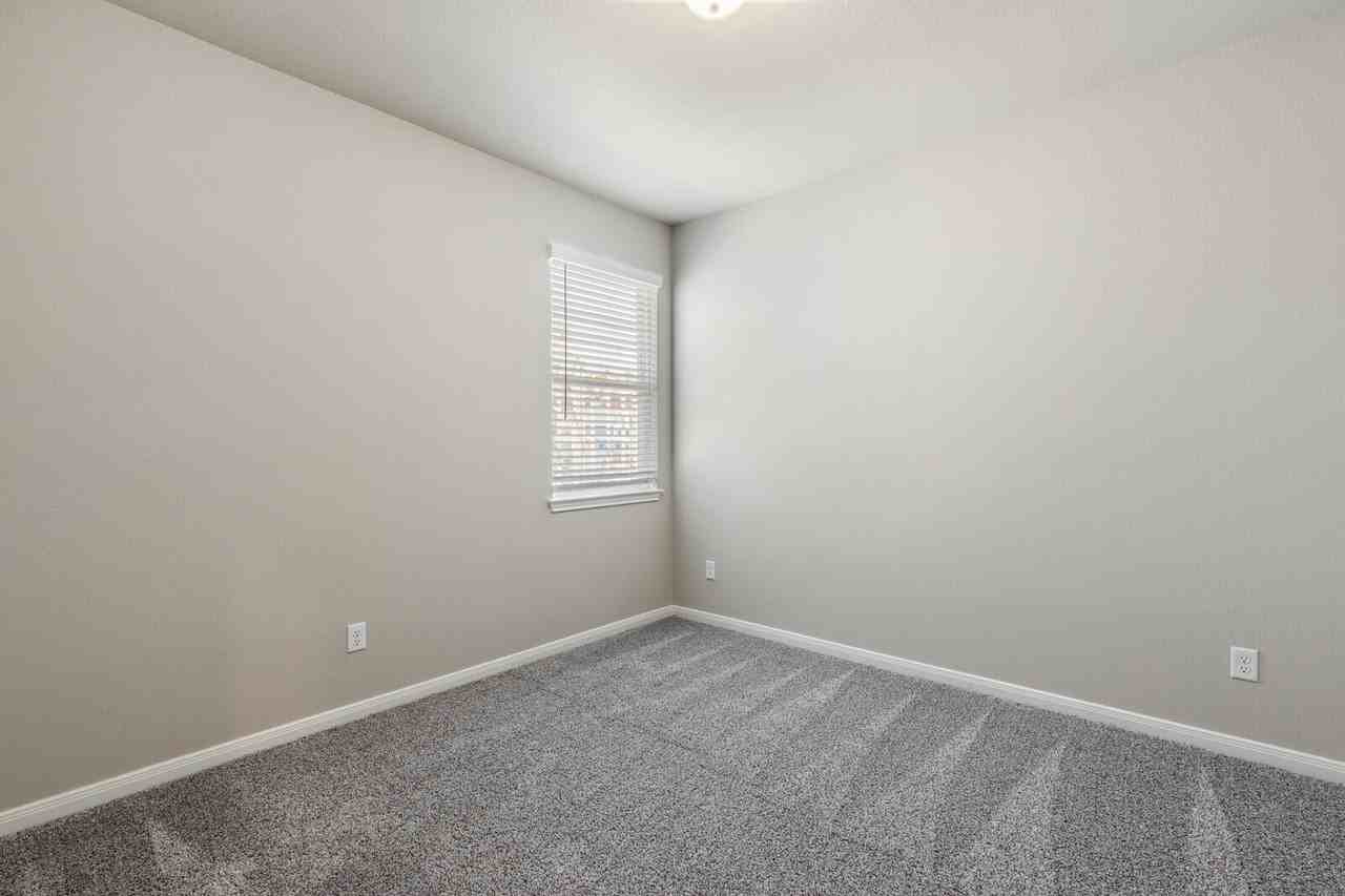 1304 Elise Ave - Photo 3 of 28