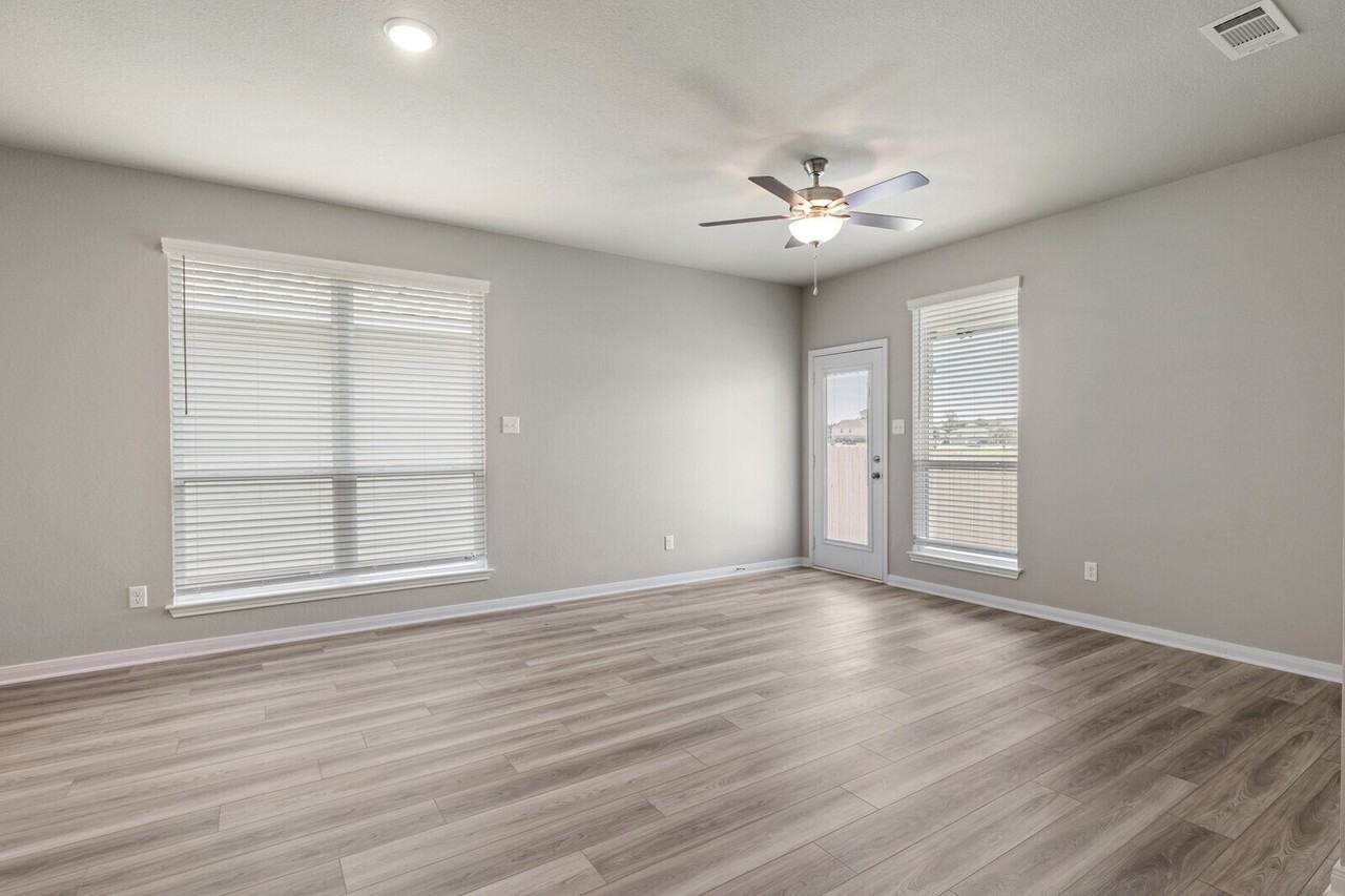 1304 Elise Ave - Photo 5 of 28