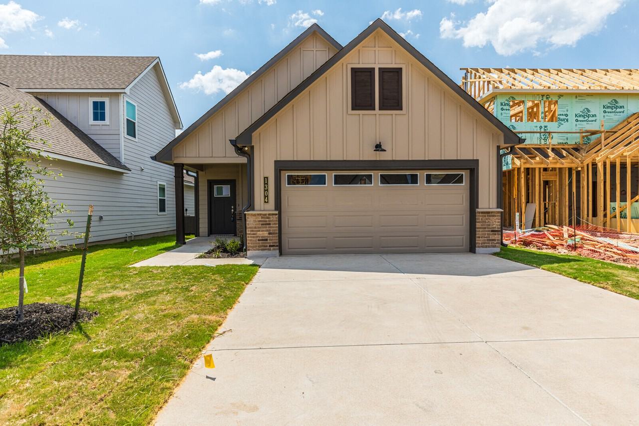 1304 Elise Ave - Photo 5 of 28