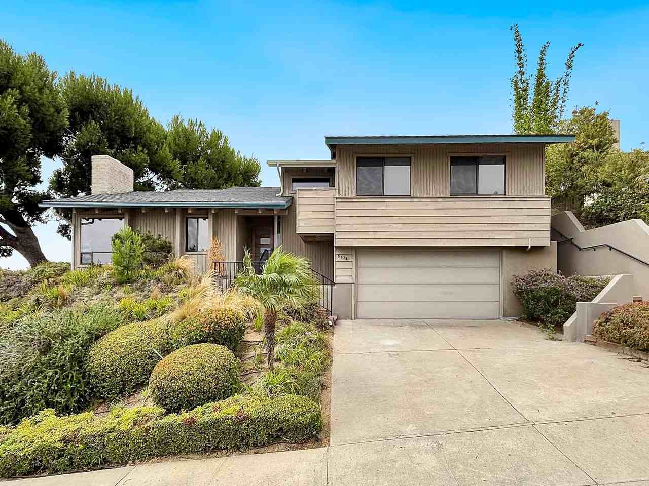 5578 Candlelight Dr - Photo 2 of 50