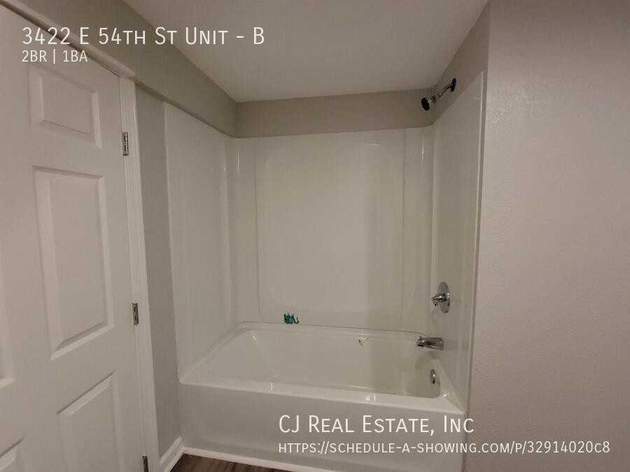 3422 E 54th St #B - Photo 6 of 9