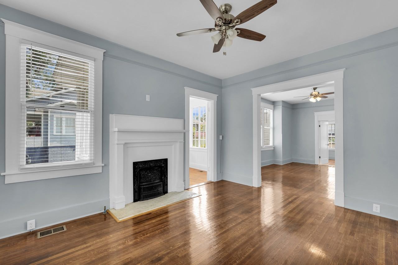 537 E 40th St #NA - Photo 2 of 21