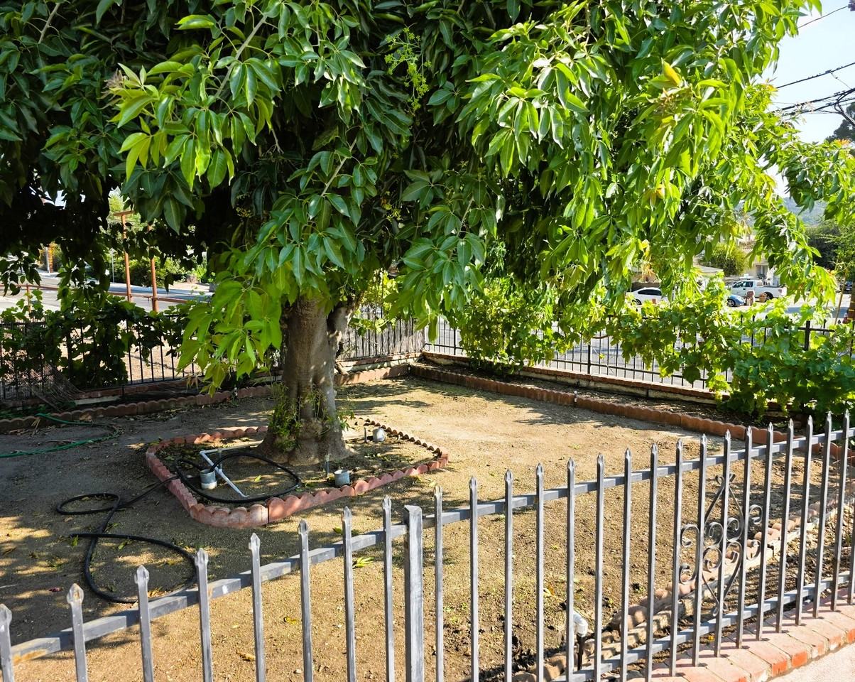 2493 Los Feliz Dr #NA - Photo 4 of 24