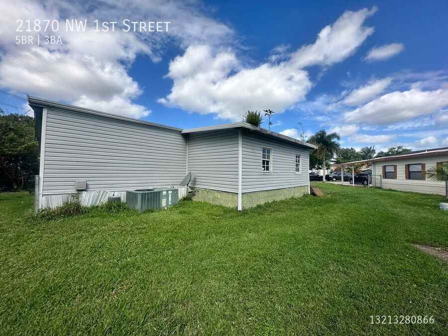 21870 Nw 1st St - Photo 3 of 9