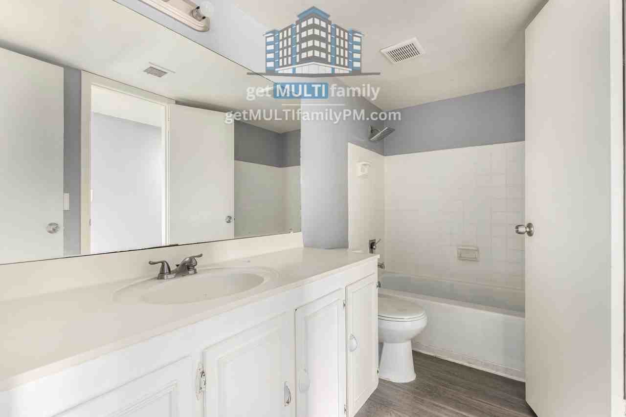 2413 W Hazelwood St #282 - Photo 2 of 24