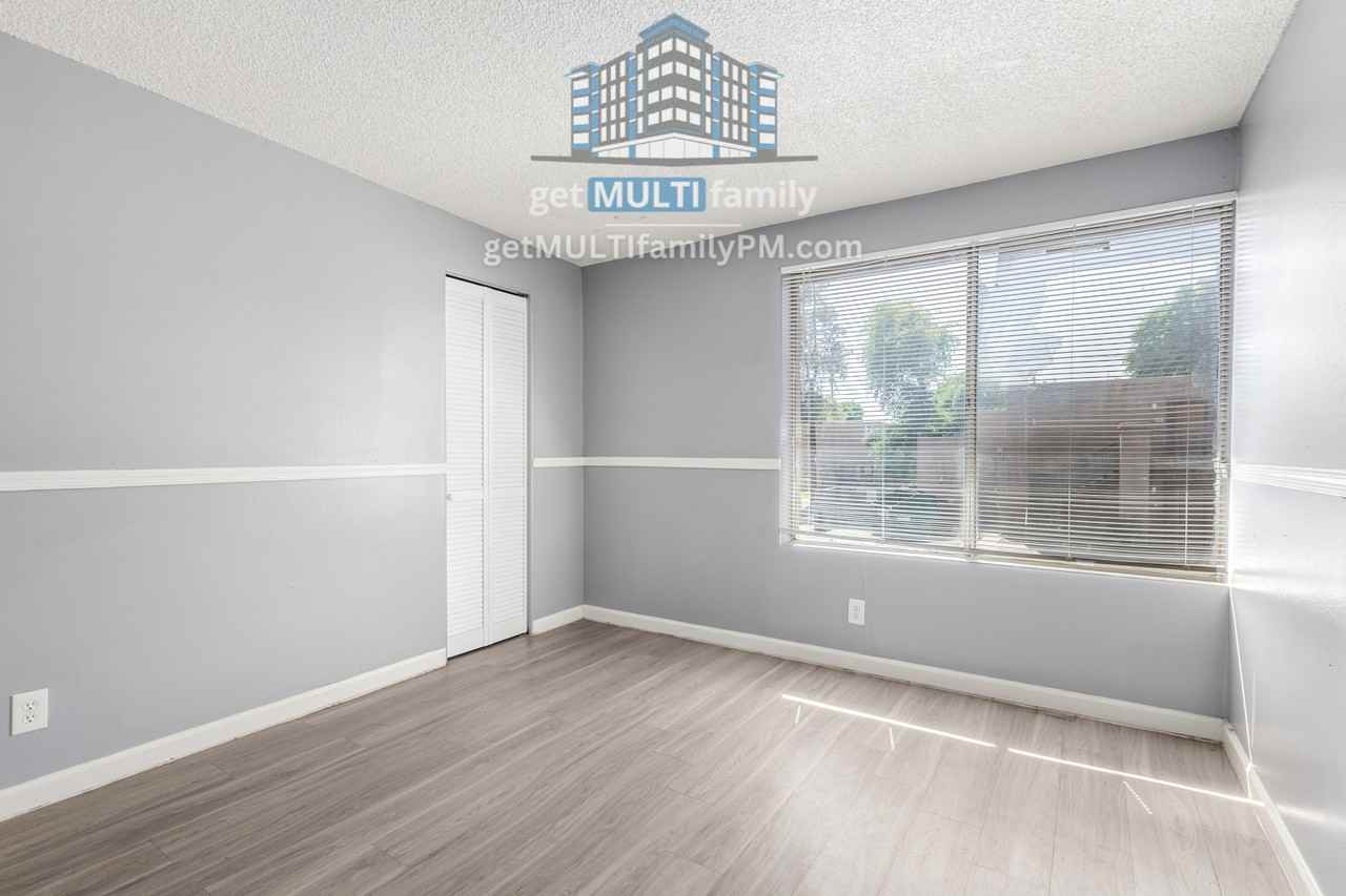 2413 W Hazelwood St #282 - Photo 4 of 24