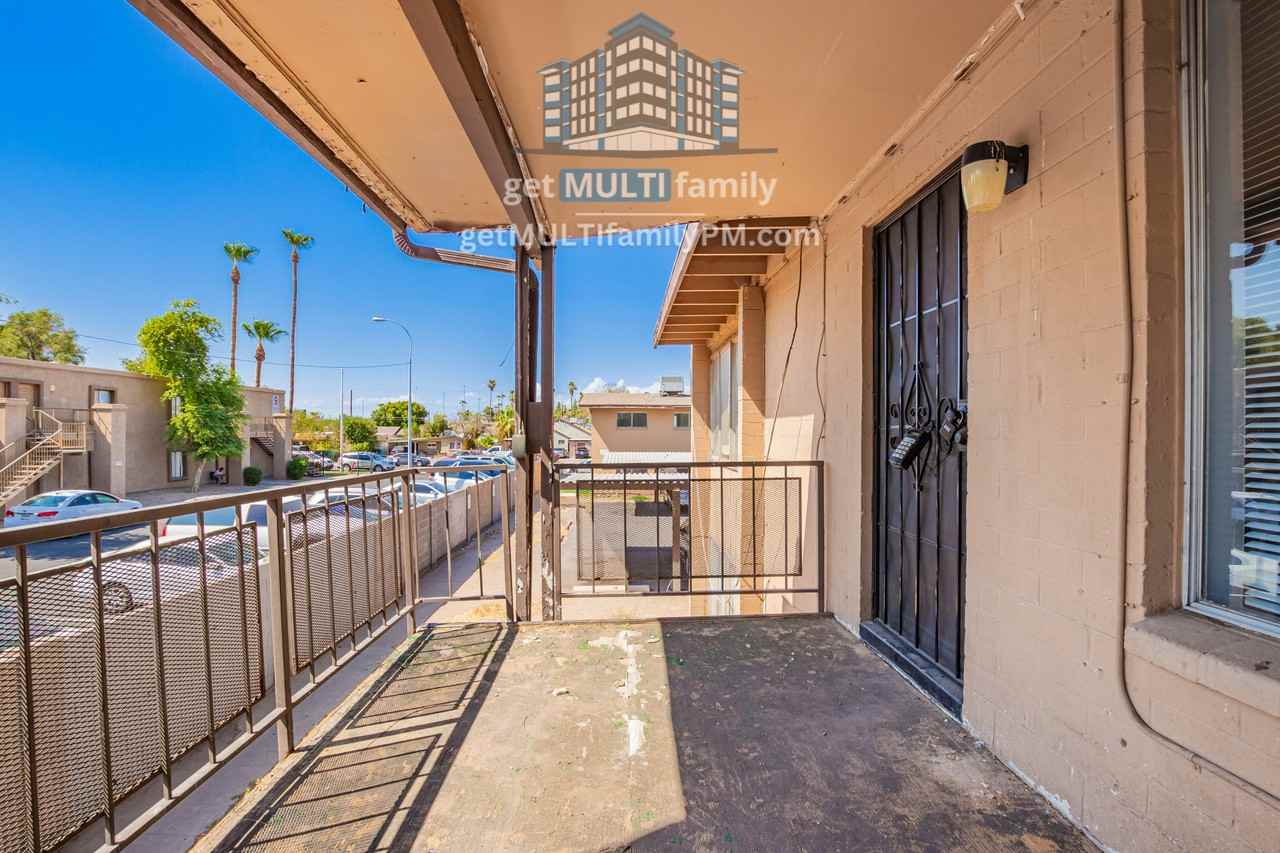 2413 W Hazelwood St #282 - Photo 7 of 24