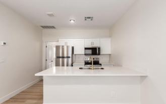 1243 E Adams St #2 - Photo 1 of 1