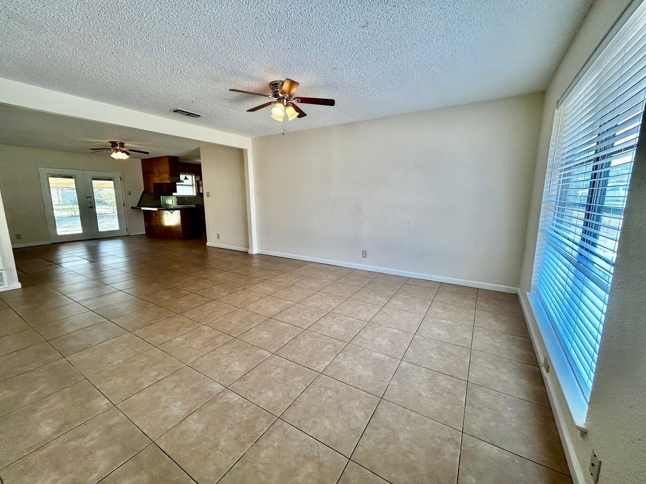 5908 Derek Dr - Photo 3 of 20