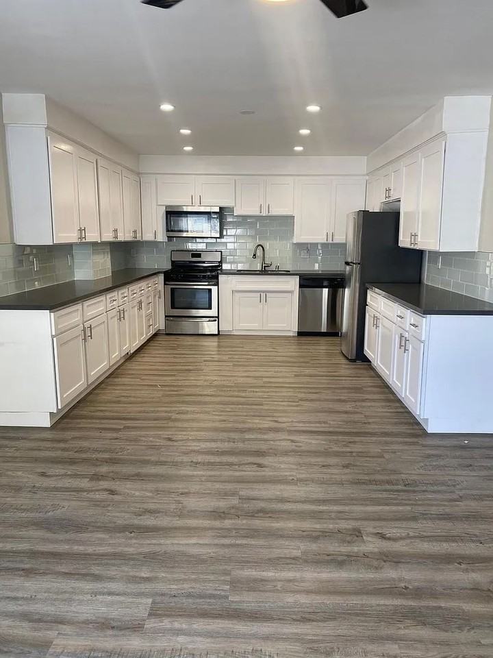 350 N Crescent Drive - Photo 3 of 21