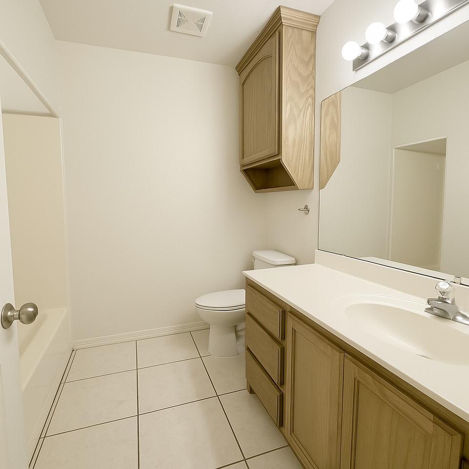 2410 W Hackberry Ave #2 - Photo 2 of 6
