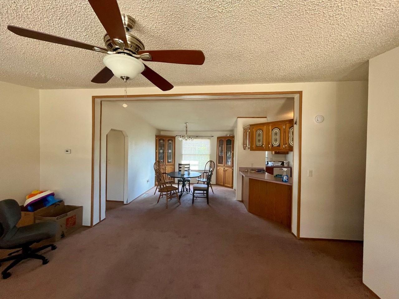 455 N Willow St - Photo 3 of 11