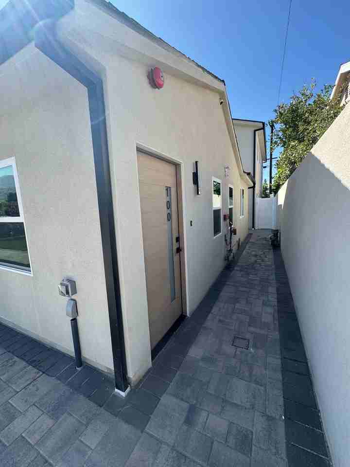 Rosita - Photo 3 of 31