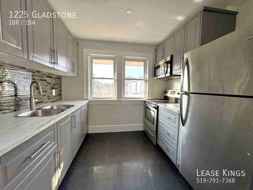 1225 Gladstone Avenue - Photo 5 of 9