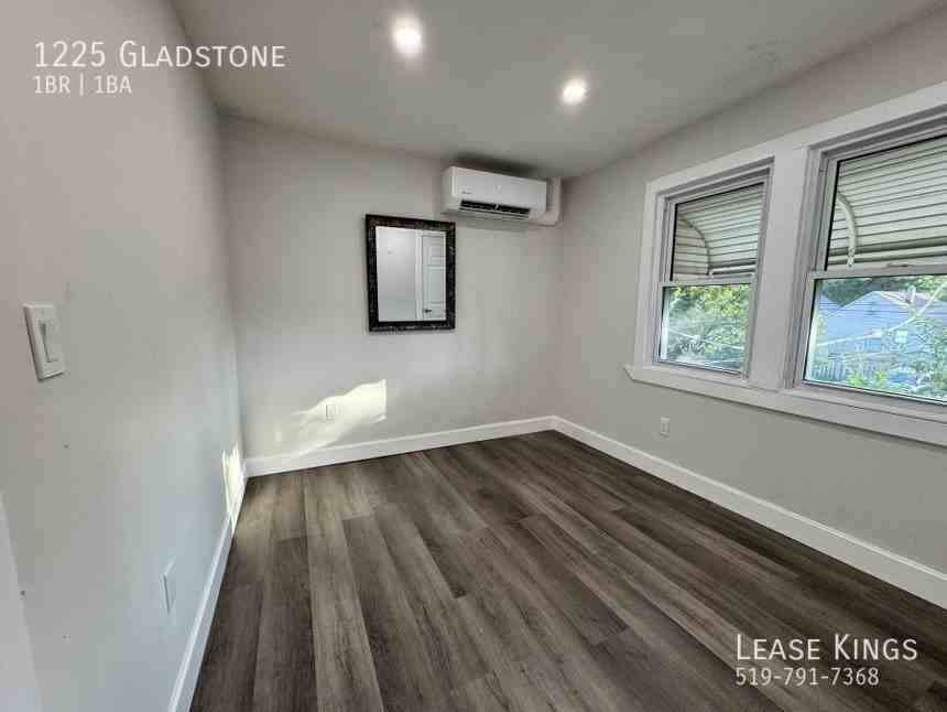 1225 Gladstone Avenue - Photo 6 of 9