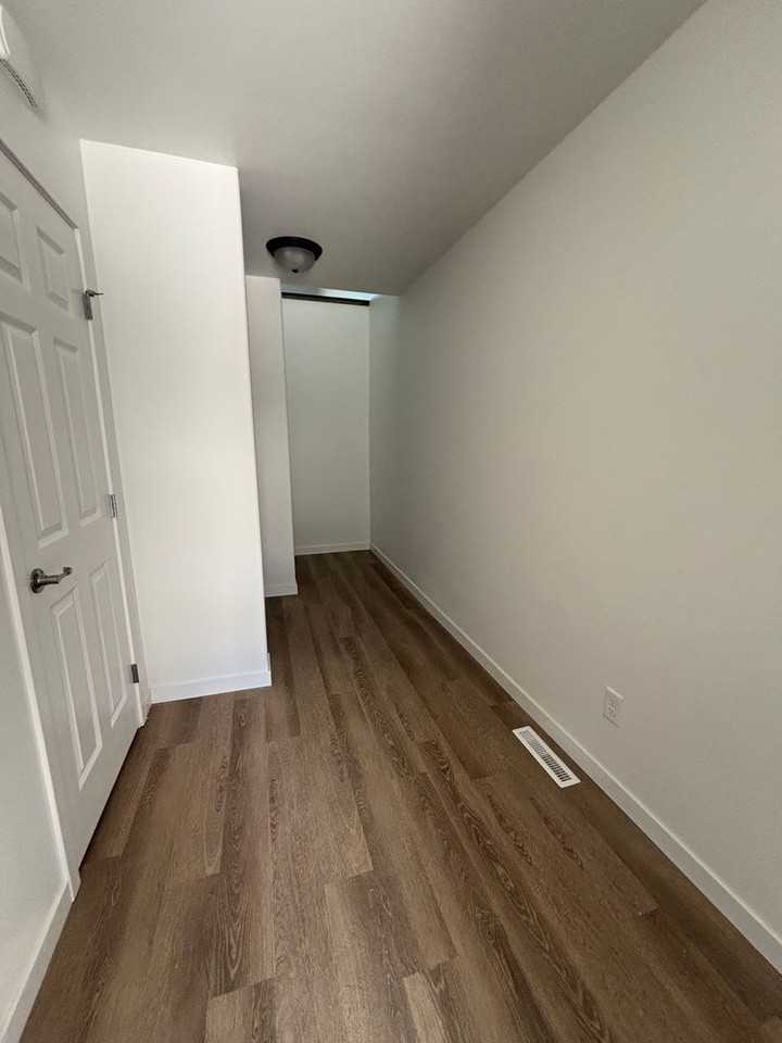 3 Bed 3 Bath  Townhomes - Photo 5 of 17