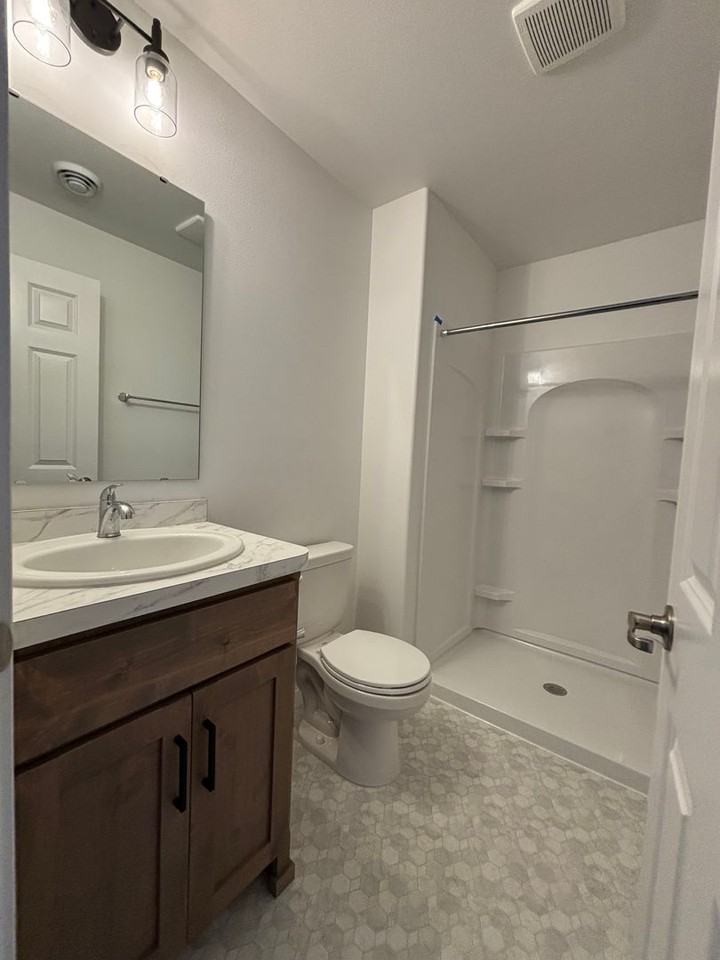 3 Bed 3 Bath  Townhomes - Photo 3 of 17