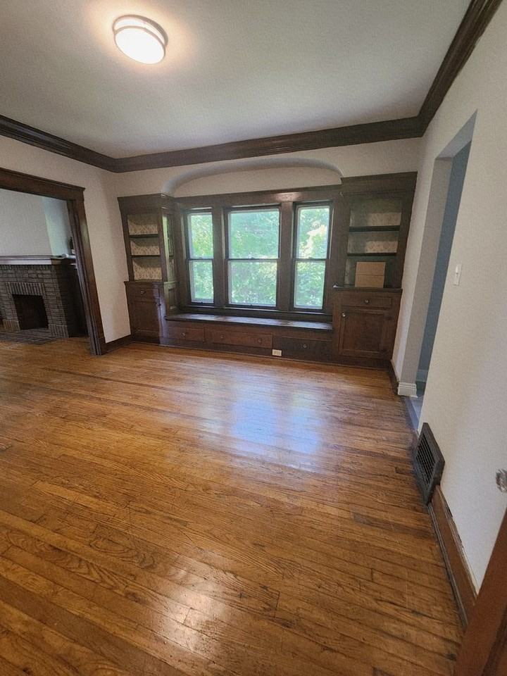 126th,E.2681 - Photo 2 of 26