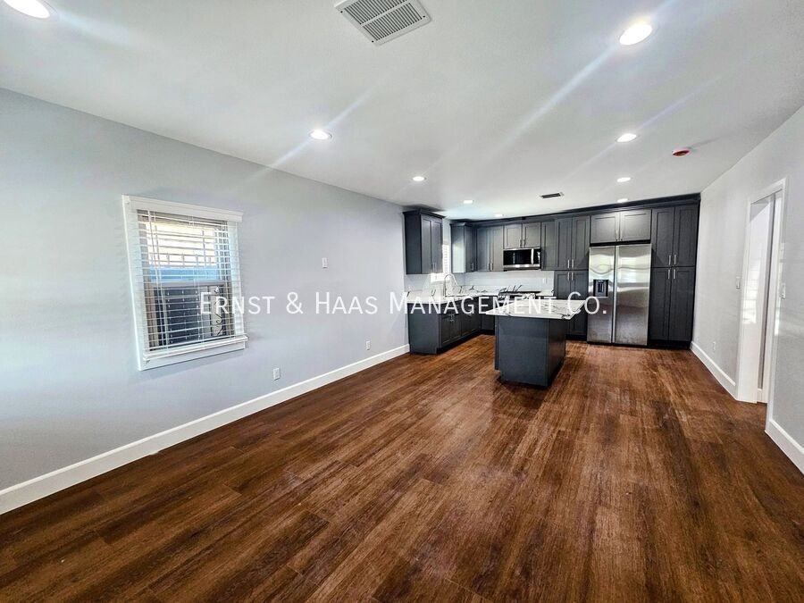 1551 W 103rd St #1551 - Photo 3 of 11