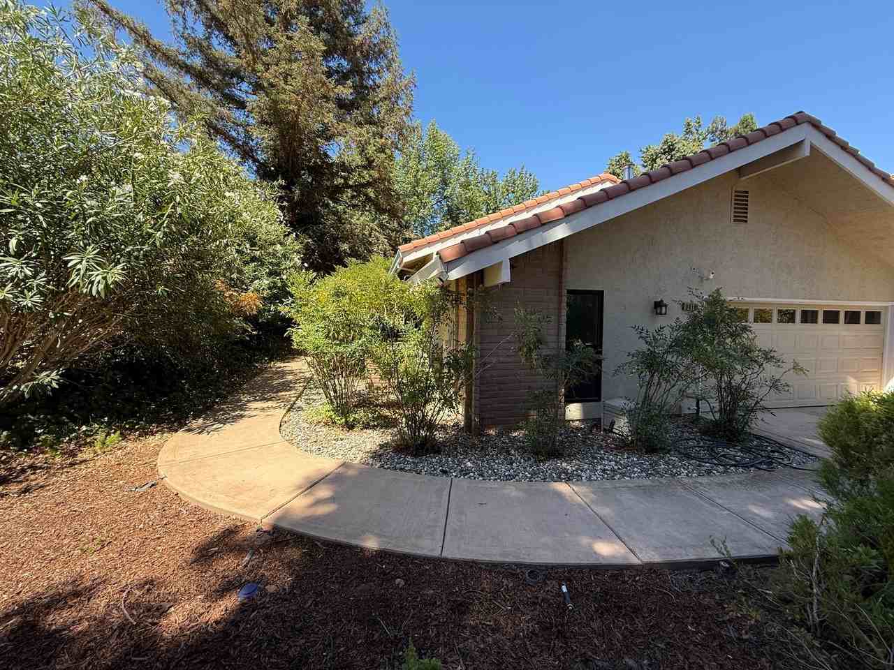 6818 Domingo Dr - Photo 2 of 27