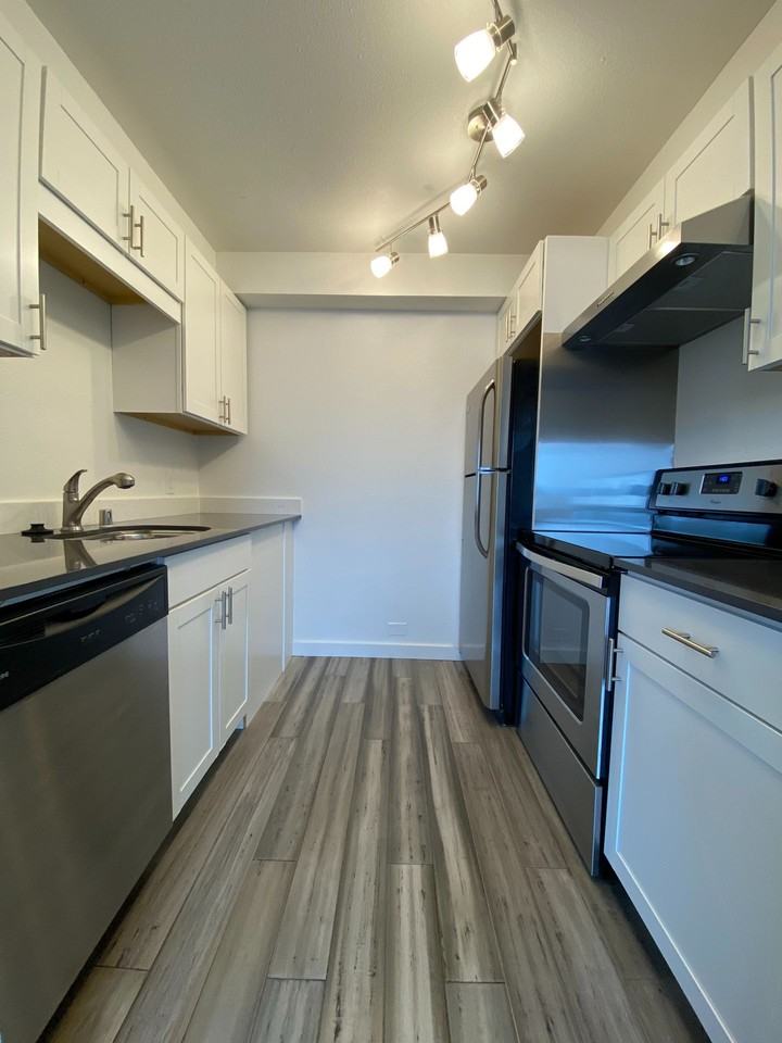 Vista 430 Apartments - Photo 7 of 9