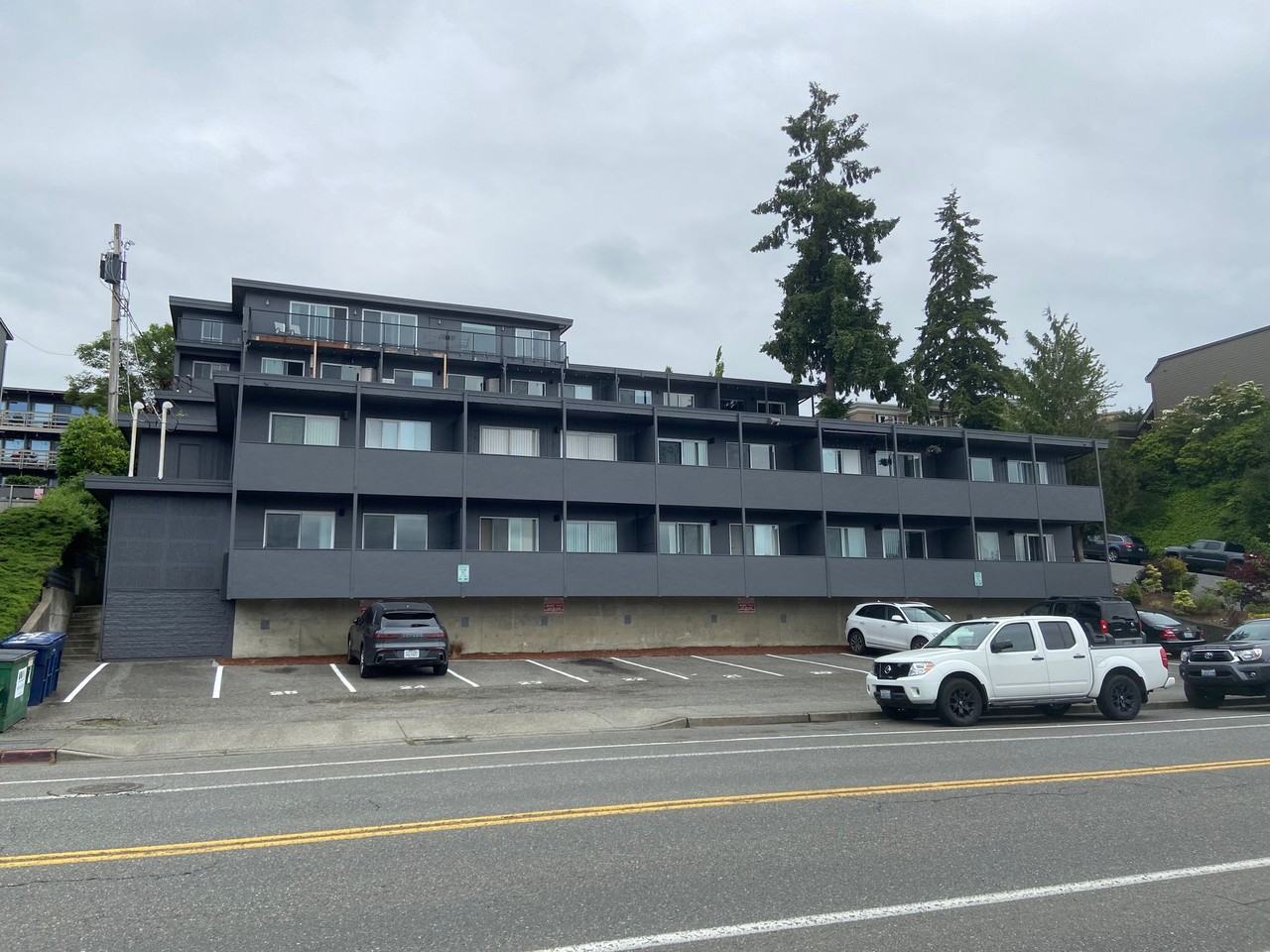 Vista 430 Apartments - Photo 3 of 9