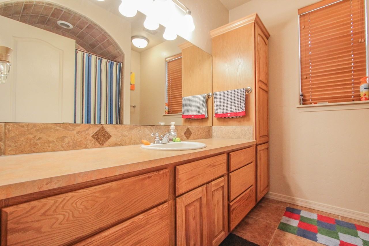 411 Brentwood Dr - Photo 3 of 23
