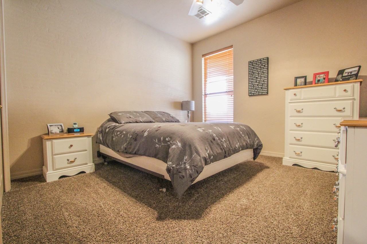 411 Brentwood Dr - Photo 4 of 23