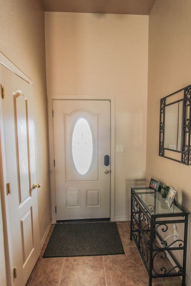 411 Brentwood Dr - Photo 5 of 23
