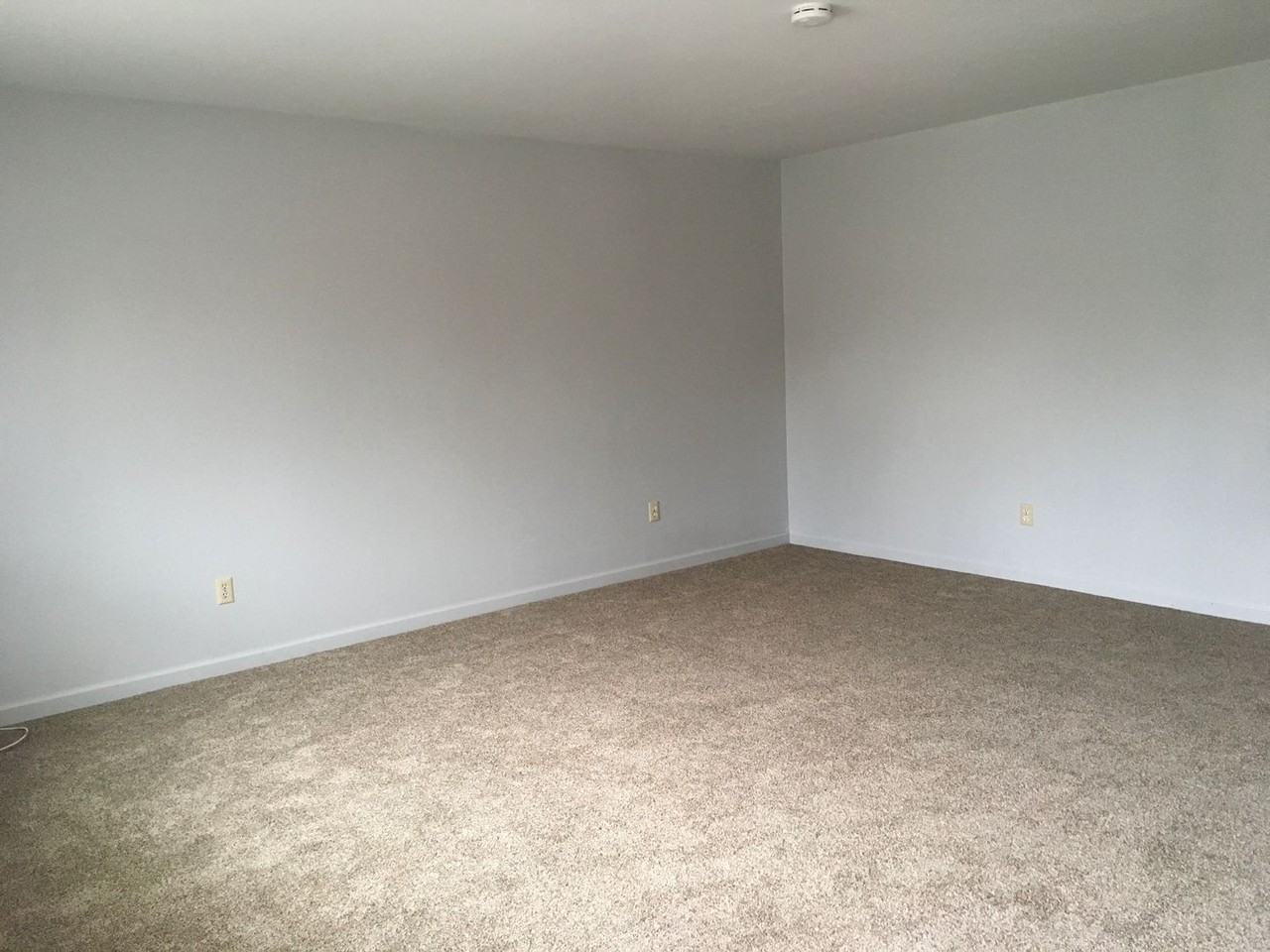 1151 Riviera Dr - Photo 2 of 12